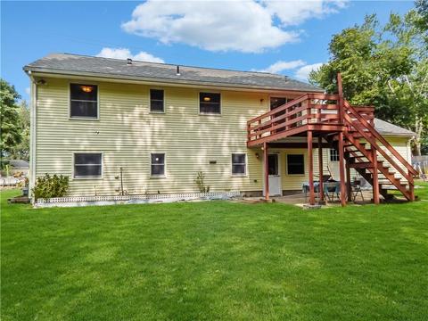 63 Oak St, Westerly, RI 02891 photo 2