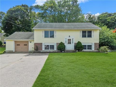 63 Oak St, Westerly, RI 02891 photo 1