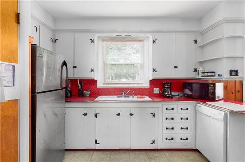 55 Budlong Ave, Warwick, RI 02888 photo 11