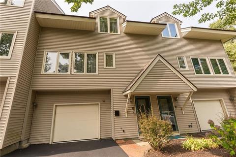 206 Holley Ln, Woonsocket, RI 02895 photo 2
