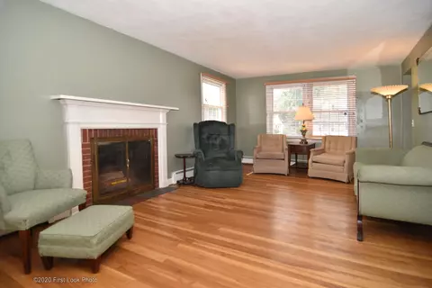 8 Floyd Rd, Warwick, RI 02888 photo 5