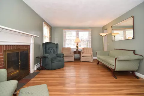 8 Floyd Rd, Warwick, RI 02888 photo 6