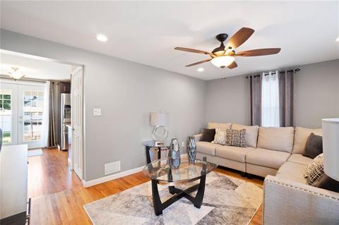 91 Crystal Dr, Warwick, RI 02889 photo 2