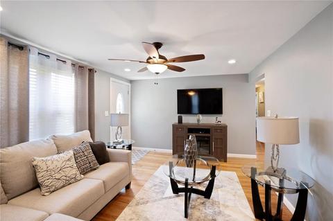 91 Crystal Dr, Warwick, RI 02889 photo 3