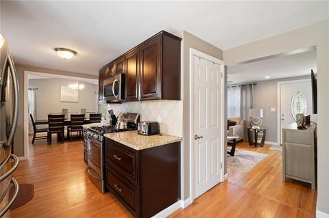 91 Crystal Dr, Warwick, RI 02889 photo 5