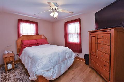 21 Pinegrove Ave, Warwick, RI 02889 photo 6