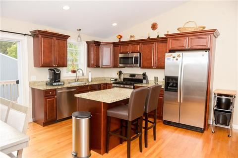 61 Taplow St, Warwick, RI 02889 photo 2