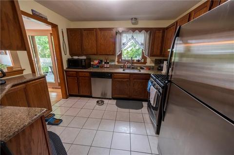 45 Cherry Hill Ave, Woonsocket, RI 02895 photo 6
