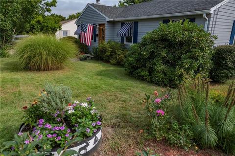 45 Cherry Hill Ave, Woonsocket, RI 02895 photo 2