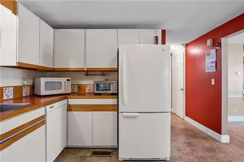 72 Harmony Ct, Warwick, RI 02889 photo 8