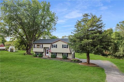 4 Moriah Dr, Westerly, RI 02891 photo 2