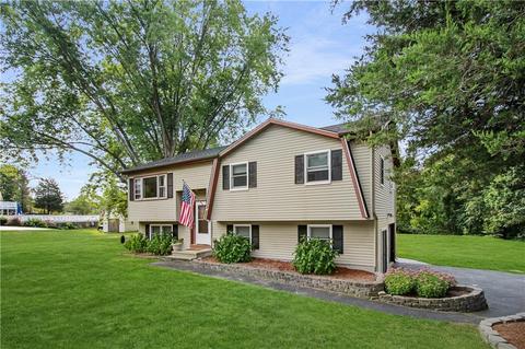 4 Moriah Dr, Westerly, RI 02891 photo 4