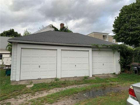 131 Hebert Ave, Woonsocket, RI 02895 photo 4