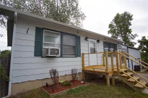 160 Asylum St, Woonsocket, RI 02895 photo 4