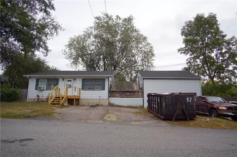 160 Asylum St, Woonsocket, RI 02895 photo 1