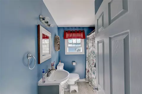 34 Greylawn Ave, Warwick, RI 02889 photo 28