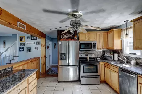 34 Greylawn Ave, Warwick, RI 02889 photo 14