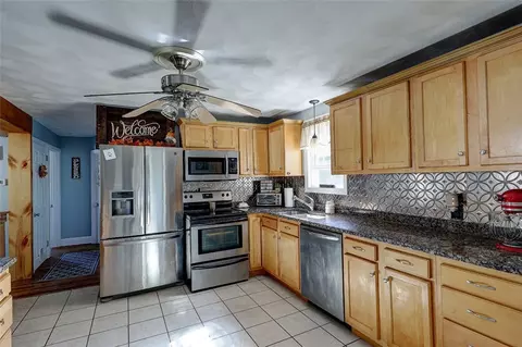 34 Greylawn Ave, Warwick, RI 02889 photo 13
