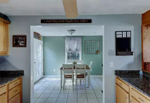 34 Greylawn Ave, Warwick, RI 02889 photo 17