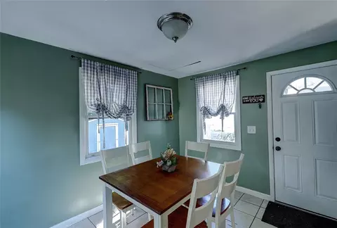 34 Greylawn Ave, Warwick, RI 02889 photo 21