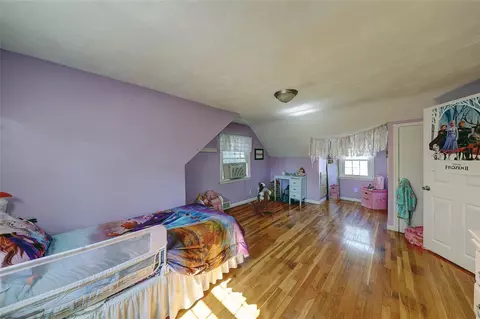 34 Greylawn Ave, Warwick, RI 02889 photo 32