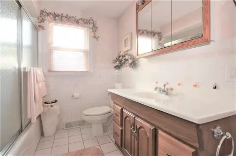77 Wayne St, Warwick, RI 02889 photo 16