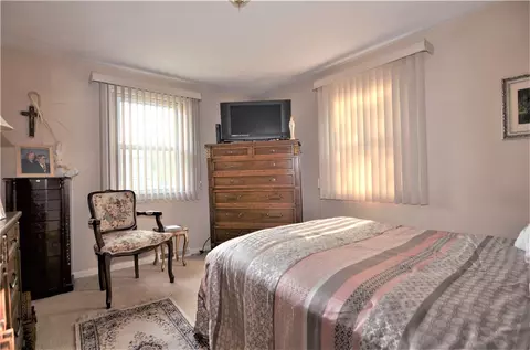 77 Wayne St, Warwick, RI 02889 photo 20