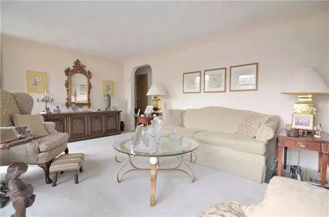 77 Wayne St, Warwick, RI 02889 photo 5
