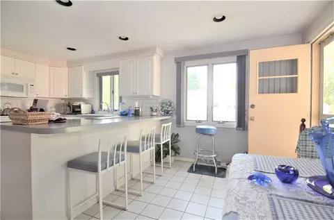 77 Wayne St, Warwick, RI 02889 photo 10