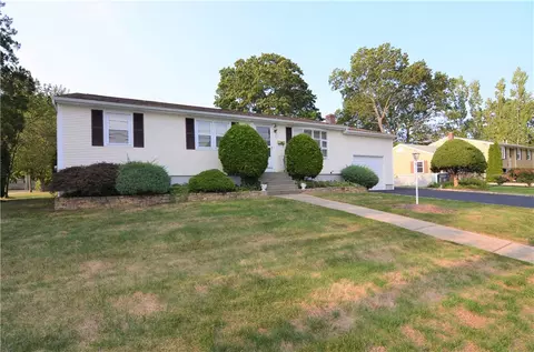 77 Wayne St, Warwick, RI 02889 photo 1