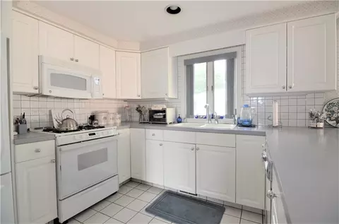 77 Wayne St, Warwick, RI 02889 photo 7