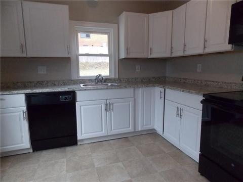 80 Read Ave, Coventry, RI 02816 photo 3