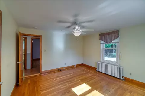 128 Park Pl, Woonsocket, RI 02895 photo 6