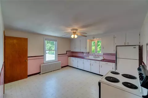 128 Park Pl, Woonsocket, RI 02895 photo 8