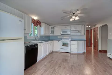 128 Park Pl, Woonsocket, RI 02895 photo 2