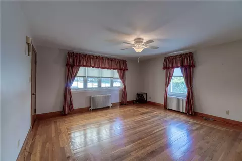 128 Park Pl, Woonsocket, RI 02895 photo 4