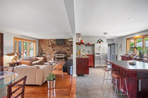 72 Clara Ave, Warwick, RI 02889 photo 4