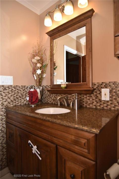289 9th Ave, Woonsocket, RI 02895 photo 20