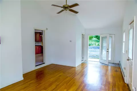 42 Becker St, Warwick, RI 02886 photo 7