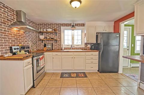 10 Laurel Ln, Warren, RI 02885 photo 9