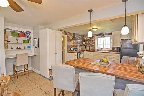 10 Laurel Ln, Warren, RI 02885 photo 8