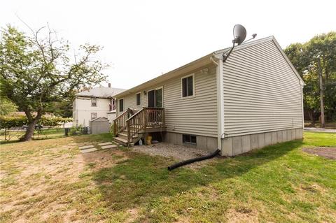 8 Bennett St, Coventry, RI 02816 photo 3