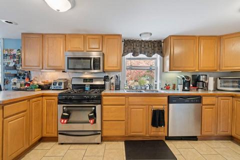 108 Darrow Dr, Warwick, RI 02886 photo 6
