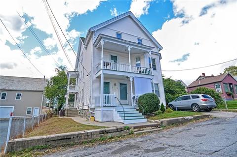 35 Kindergarten St, Woonsocket, RI 02895 photo 3