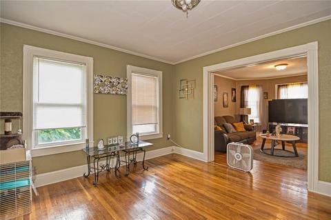 35 Kindergarten St, Woonsocket, RI 02895 photo 8