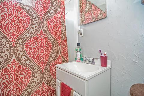 35 Kindergarten St, Woonsocket, RI 02895 photo 6