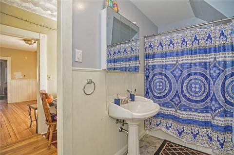 35 Kindergarten St, Woonsocket, RI 02895 photo 2