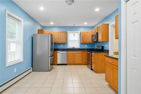 557 Coe St, Woonsocket, RI 02895 photo 9