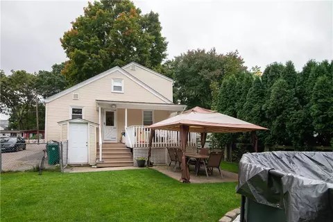 407 Orchard St, Woonsocket, RI 02895 photo 27