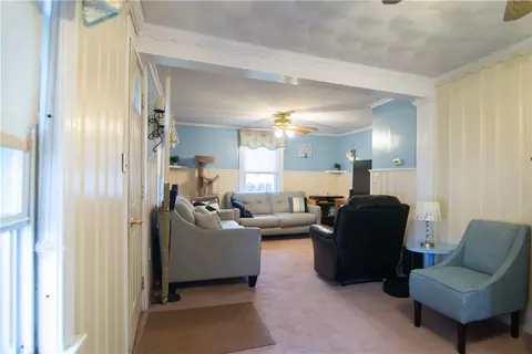 407 Orchard St, Woonsocket, RI 02895 photo 9